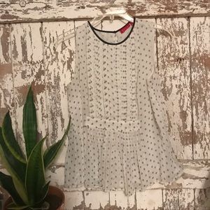 ELLE ladies blouse size Large beautiful and light